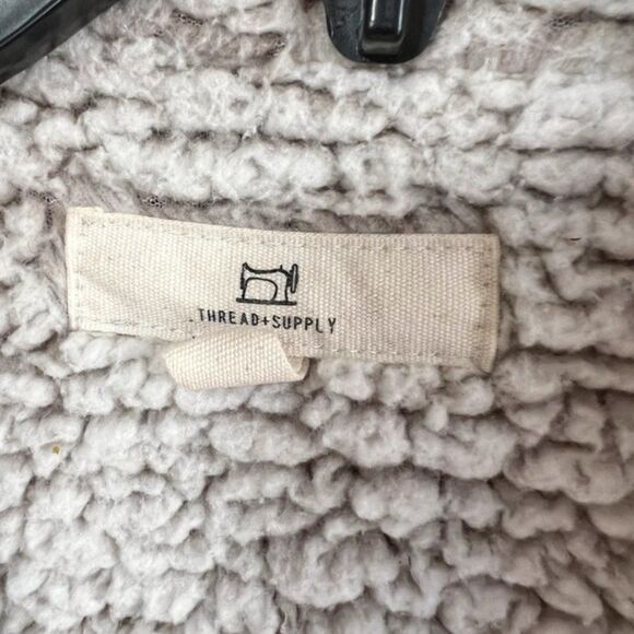 Thread + Supply small cardigan - Picture 3 of 3